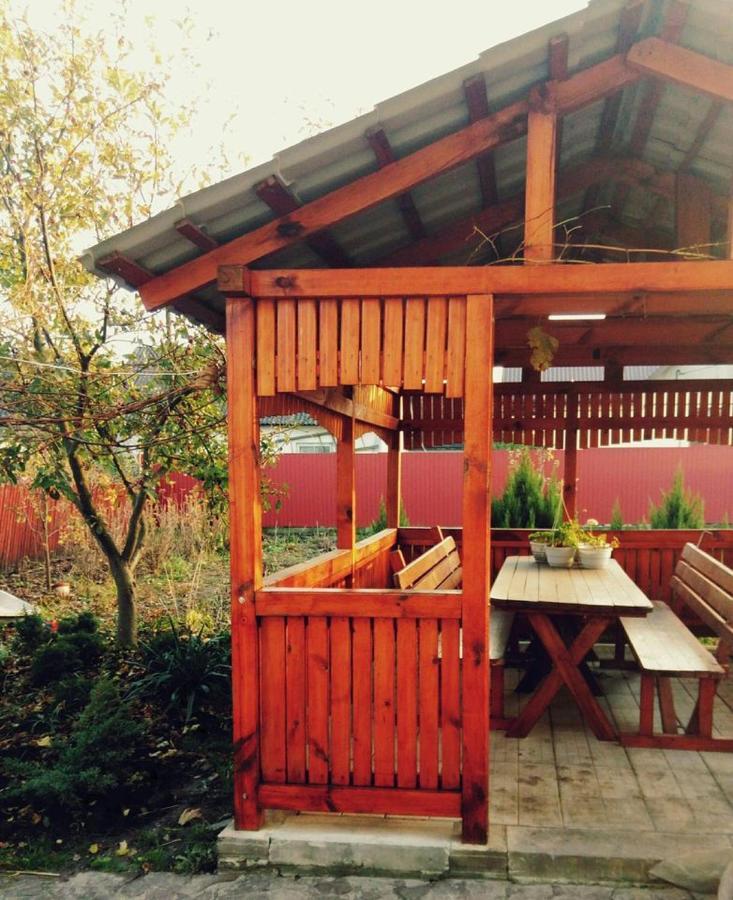 Park House Hotel Pochaiv Ngoại thất bức ảnh