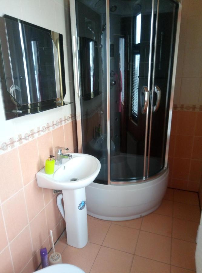 Park House Hotel Pochaiv Ngoại thất bức ảnh